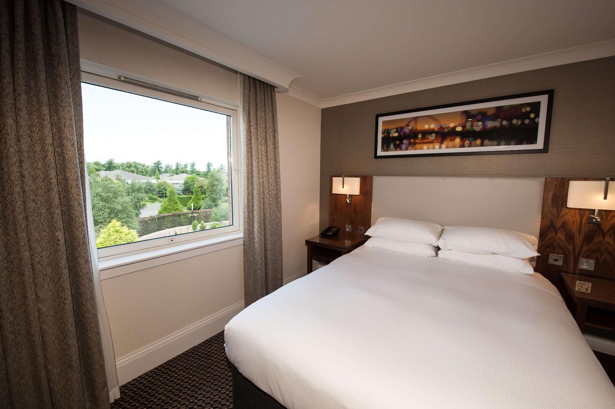 Doubletree By Hilton Glasgow Strathclyde Bellshill Exterior photo