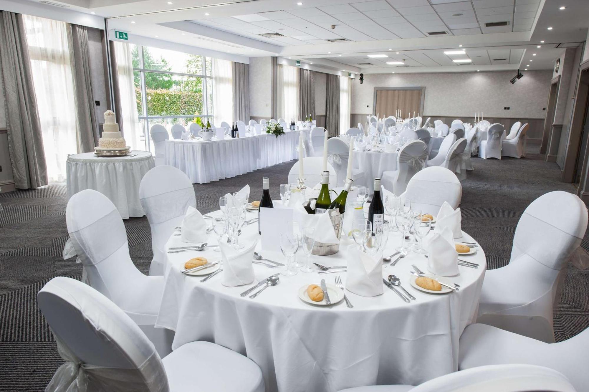 Doubletree By Hilton Glasgow Strathclyde Bellshill Exterior photo