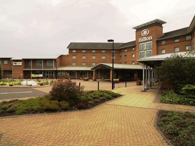 Doubletree By Hilton Glasgow Strathclyde Bellshill Exterior photo