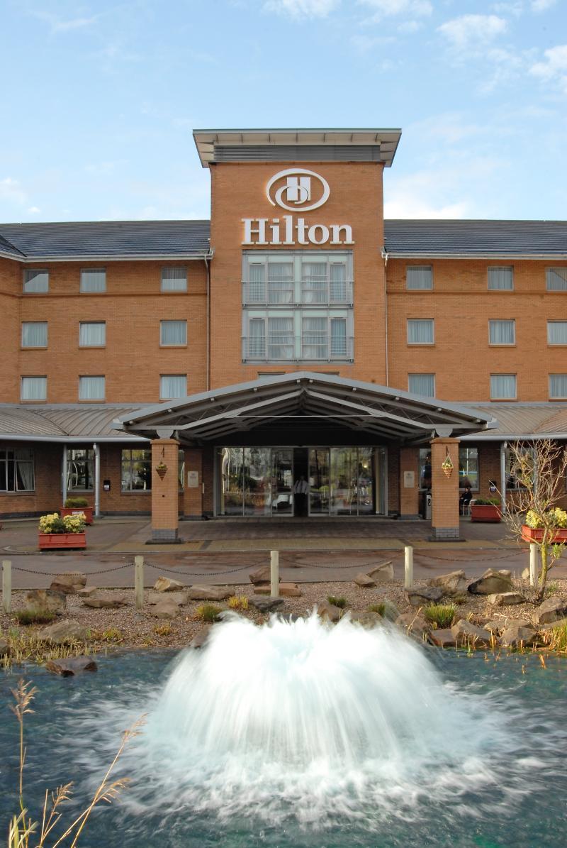 Doubletree By Hilton Glasgow Strathclyde Bellshill Exterior photo